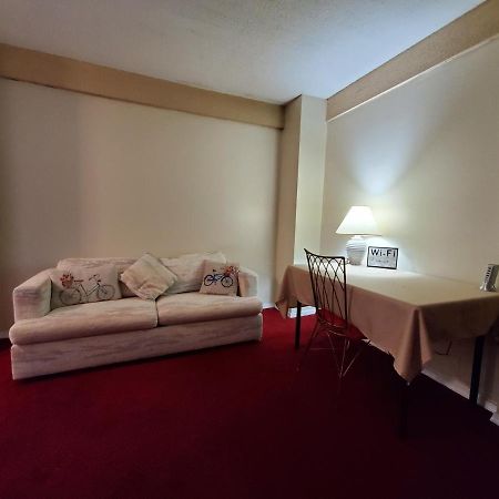 6 Minutes From The Falls! Spacious 2Nd Floor Apartment Sleeps 5 Niagara Falls Exterior photo